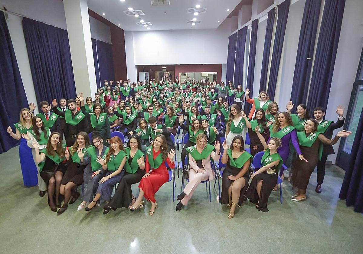 Graduados de la Facultad Jovellanos en el curso 2023-2024.