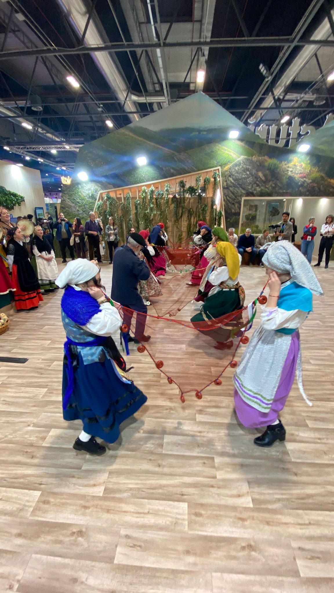 Asturias presume de gastronomía y tradición en Fitur 2025
