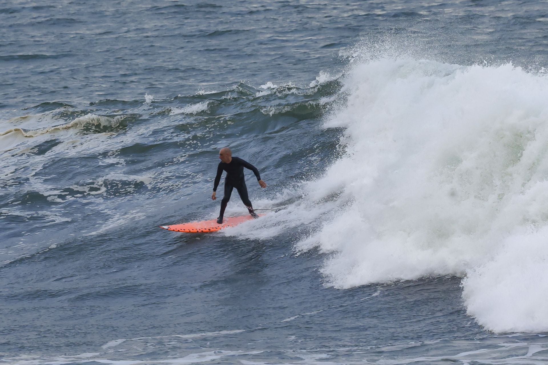 Lluvia y mucho viento en Asturias por la borrasca &#039;Herminia&#039;