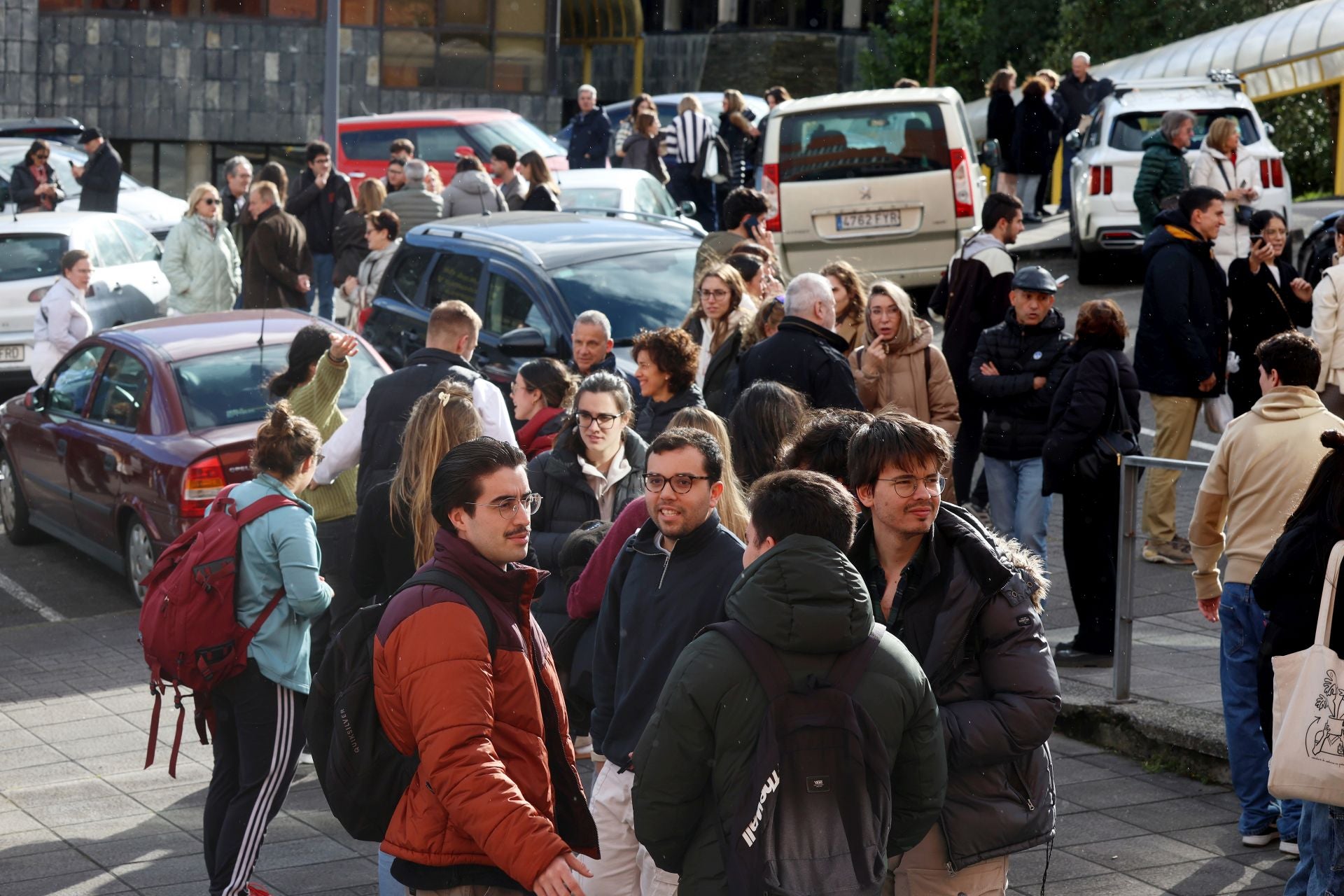 Casi dos mil aspirantes al MIR se examinan en Asturias