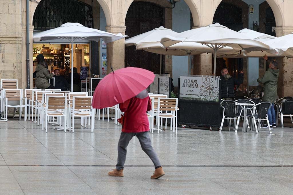 Lluvia y mucho viento en Asturias por la borrasca &#039;Herminia&#039;