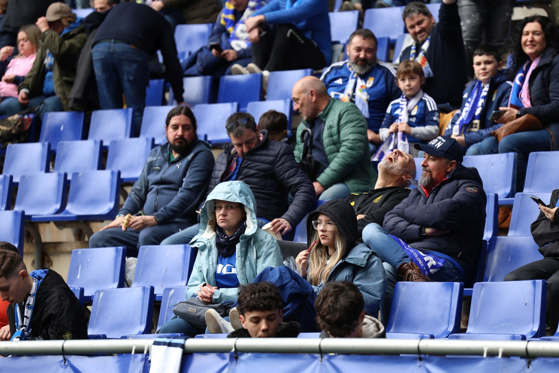 Fotos: ¿Estuviste en el Real Oviedo - Castellón? ¡Búscate!