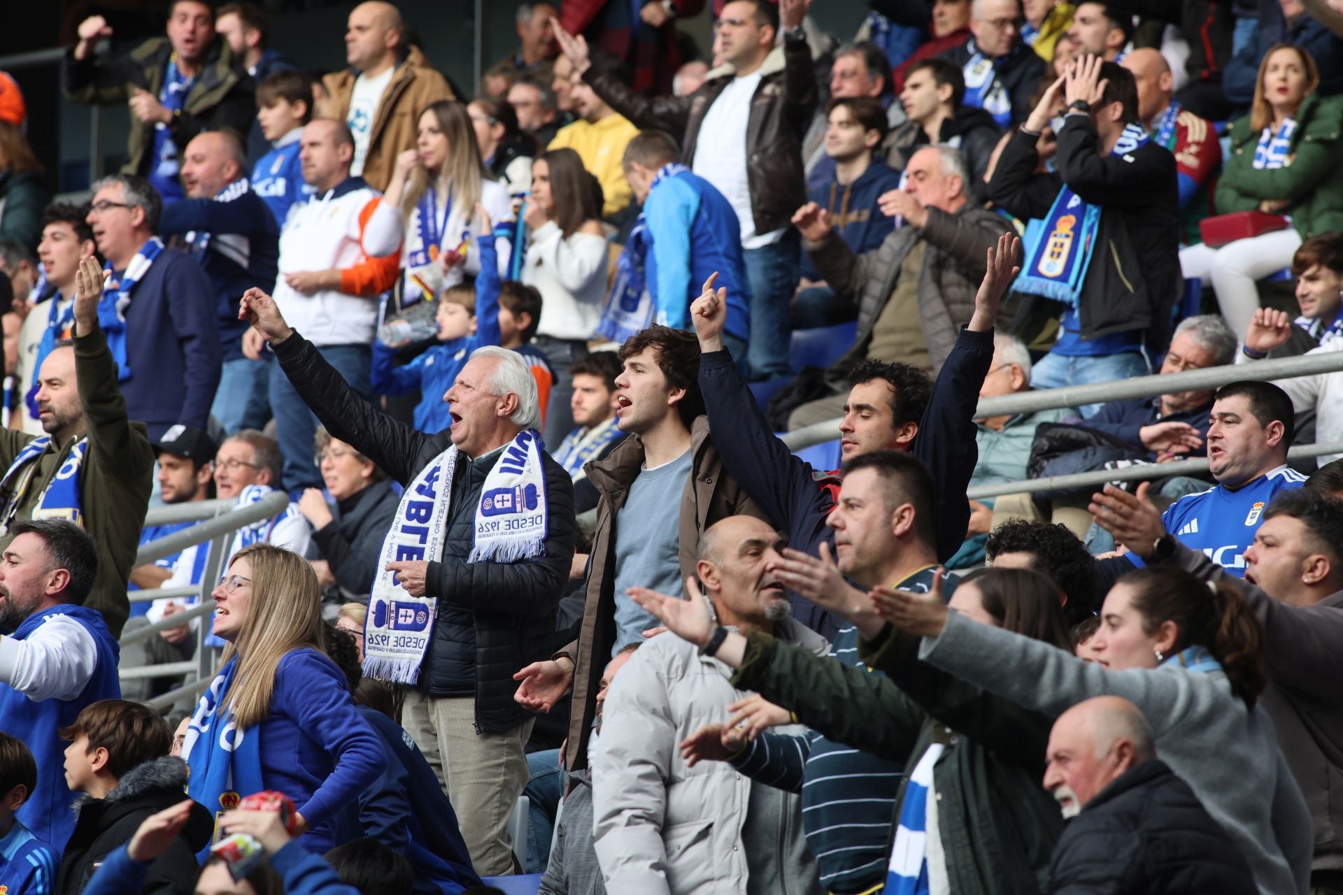 Fotos: ¿Estuviste en el Real Oviedo - Castellón? ¡Búscate!