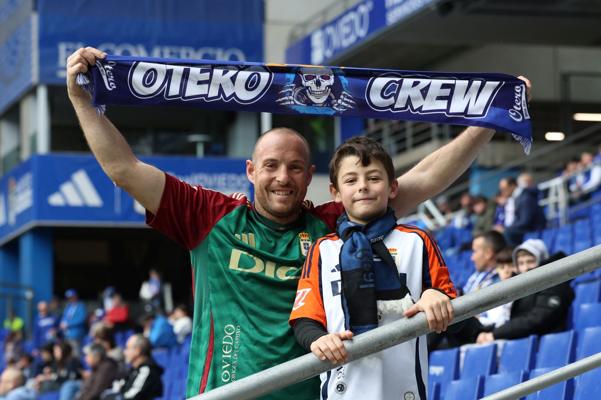 Fotos: ¿Estuviste en el Real Oviedo - Castellón? ¡Búscate!