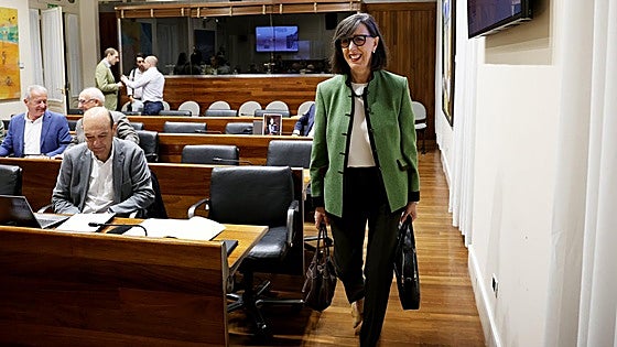El Principado de Asturias cierra los últimos flecos para nombrar a Nieves Roqueñí como presidenta del Puerto de Gijón