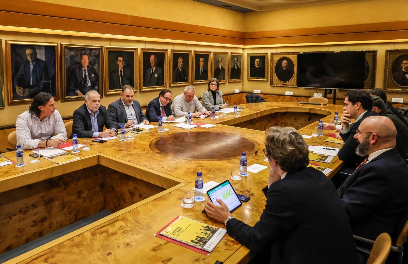 Reunión del Comité Ejecutivo de la Cámara, ayer, en Oviedo.