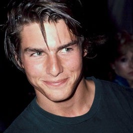 b) Tom Cruise