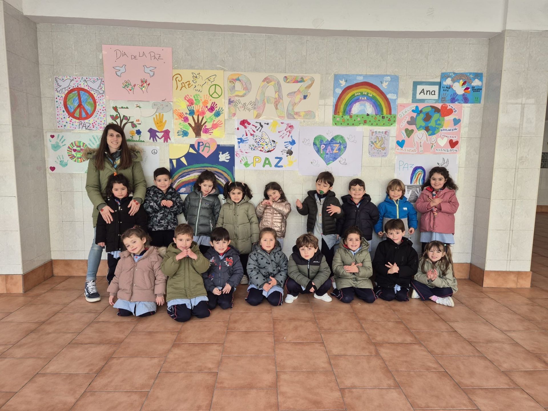 En imágenes: así celebraron los escolares de Gijón el día de la paz