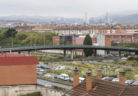 Vista del viaducto de Carlos Marx de Gijón.