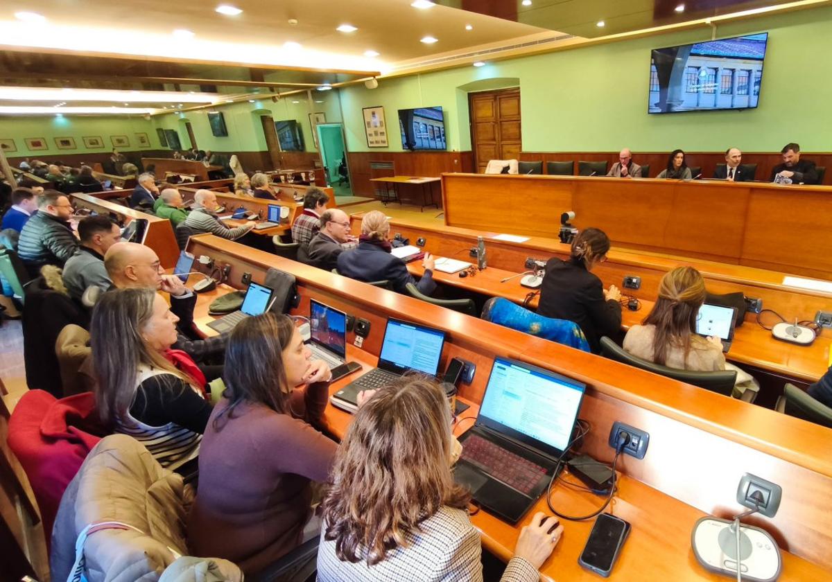 La reunión del Consejo de Gobierno celebrada ayer en la Universidad de Oviedo.