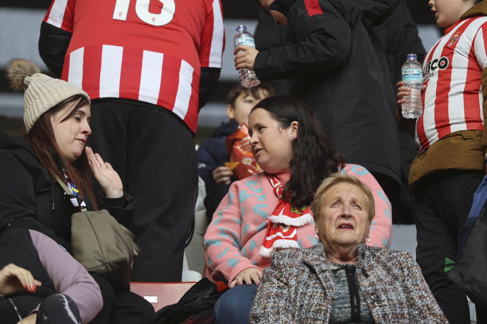 ¿Estuviste en el Sporting de Gijón - Burgos? ¡Búscate en las gradas de El Molinón!