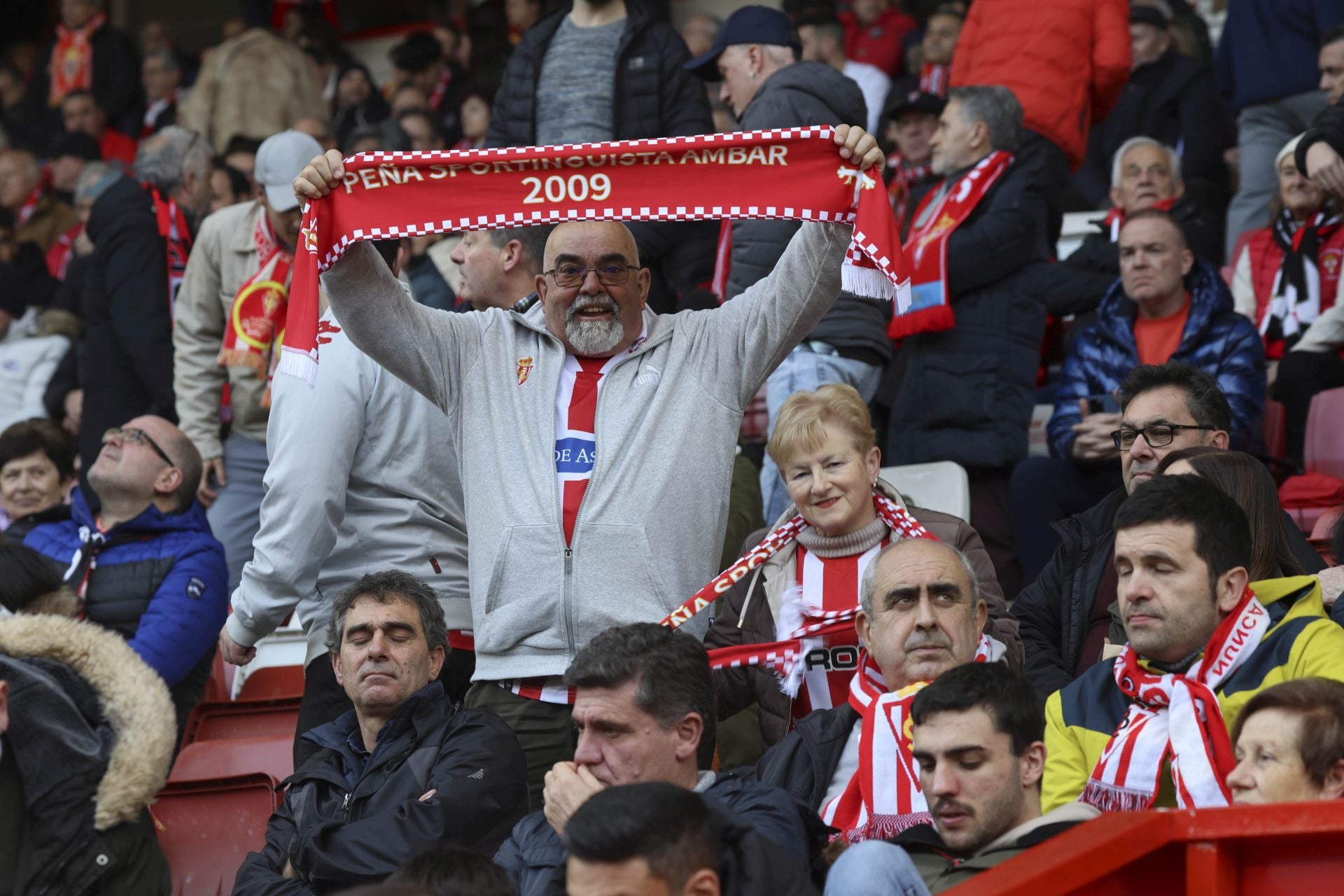 ¿Estuviste en el Sporting de Gijón - Burgos? ¡Búscate en las gradas de El Molinón!