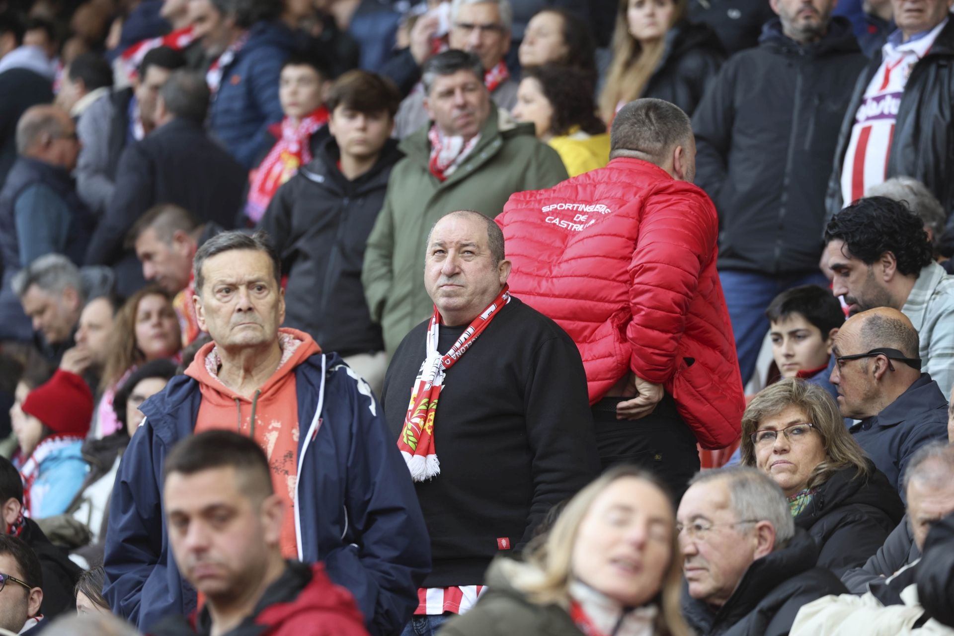 ¿Estuviste en el Sporting de Gijón - Burgos? ¡Búscate en las gradas de El Molinón!