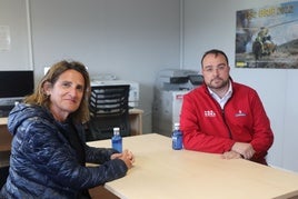 Teresa Ribera, entonces aún ministra para la Transición Ecológica, junto a Adrián Barbón, en abril de 2023, en Tineo.