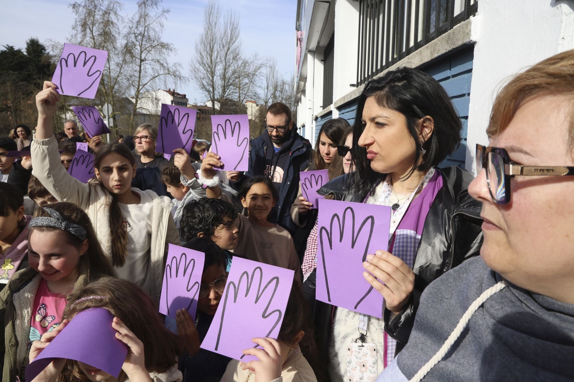 Clamor entre los niños de Langreo contra el crimen de Karilenia