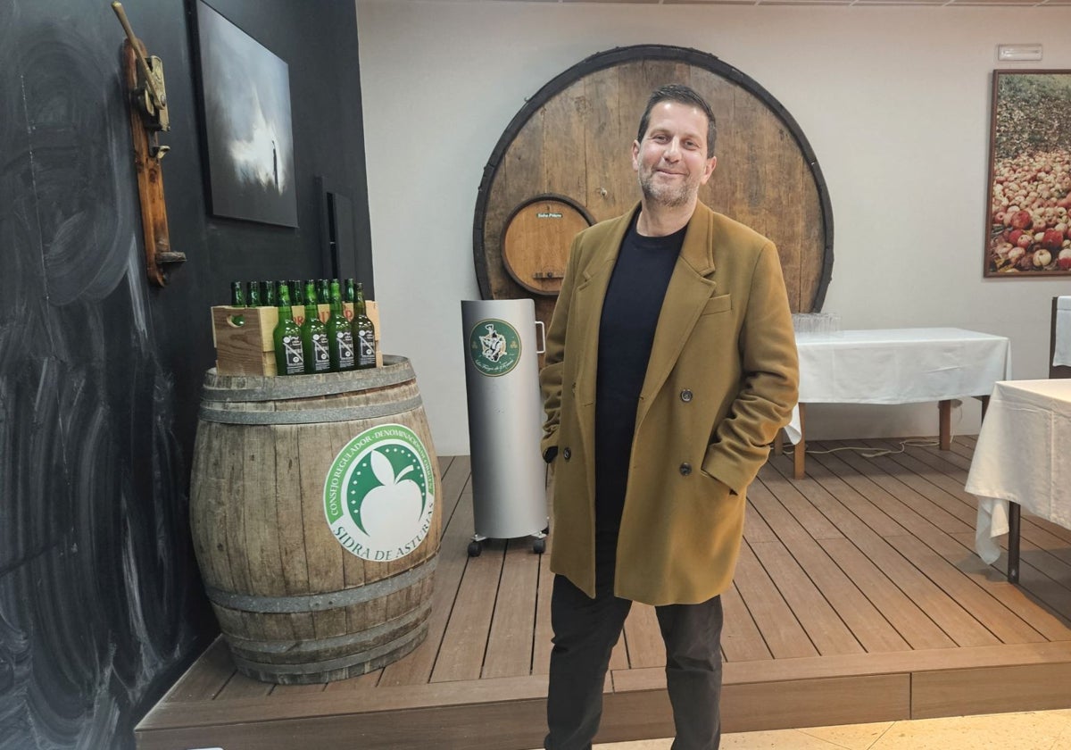 El director del CIFP, Roberto Suárez, en el Aula de la Sidra