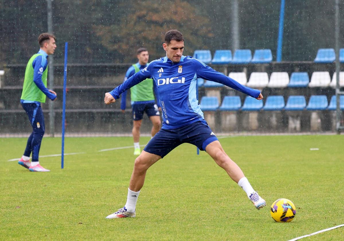 Dani Calvo, durante un entrenamiento en El Requexón.