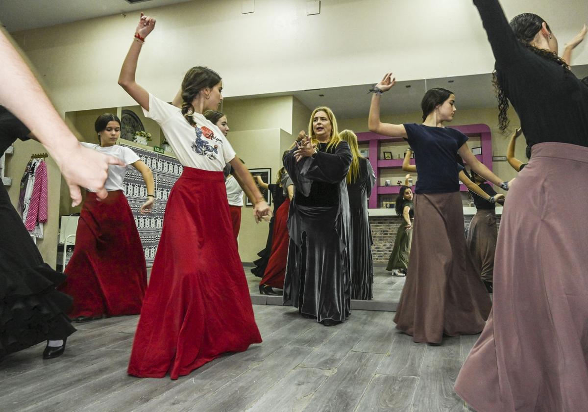 Una clase de sevillanas.