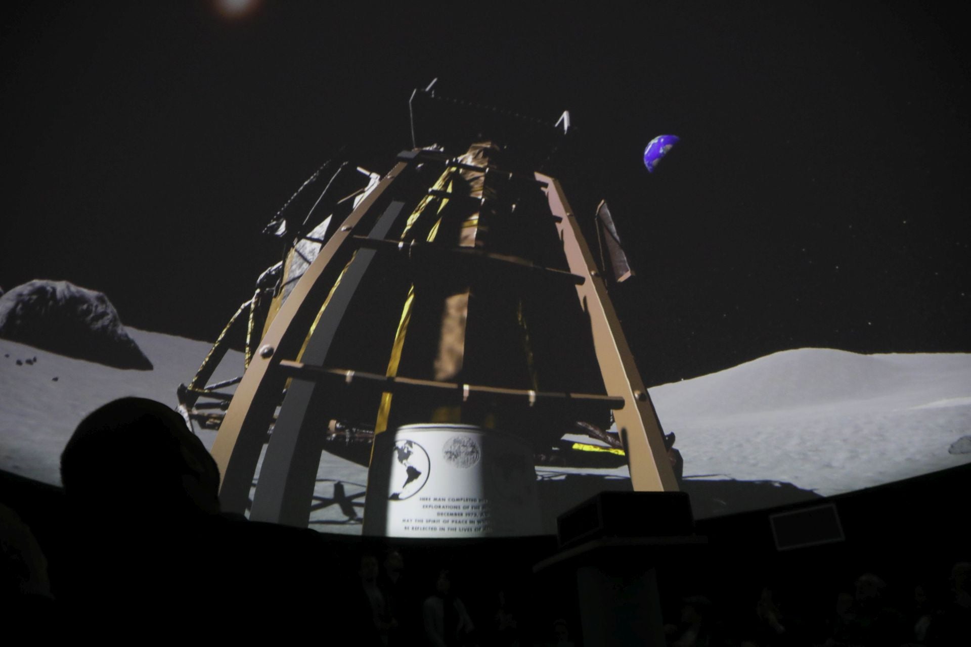 El espacio al detalle: lo que ofrece el planetario de Gijón