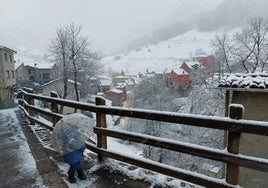 El paisaje de Sotres, este viernes, cubierto de un manto blanco.