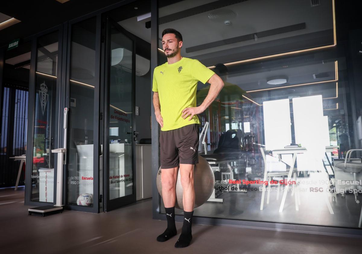 Jesús Bernal, ayer por la mañana, en el gimnasio de Mareo, trabajando en su rehabilitación.