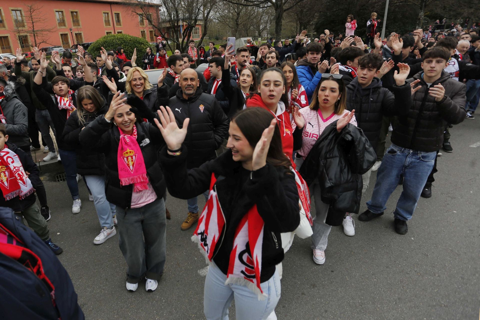 ¿Estuviste animando al Sporting frente al Eibar? ¡Búscate!