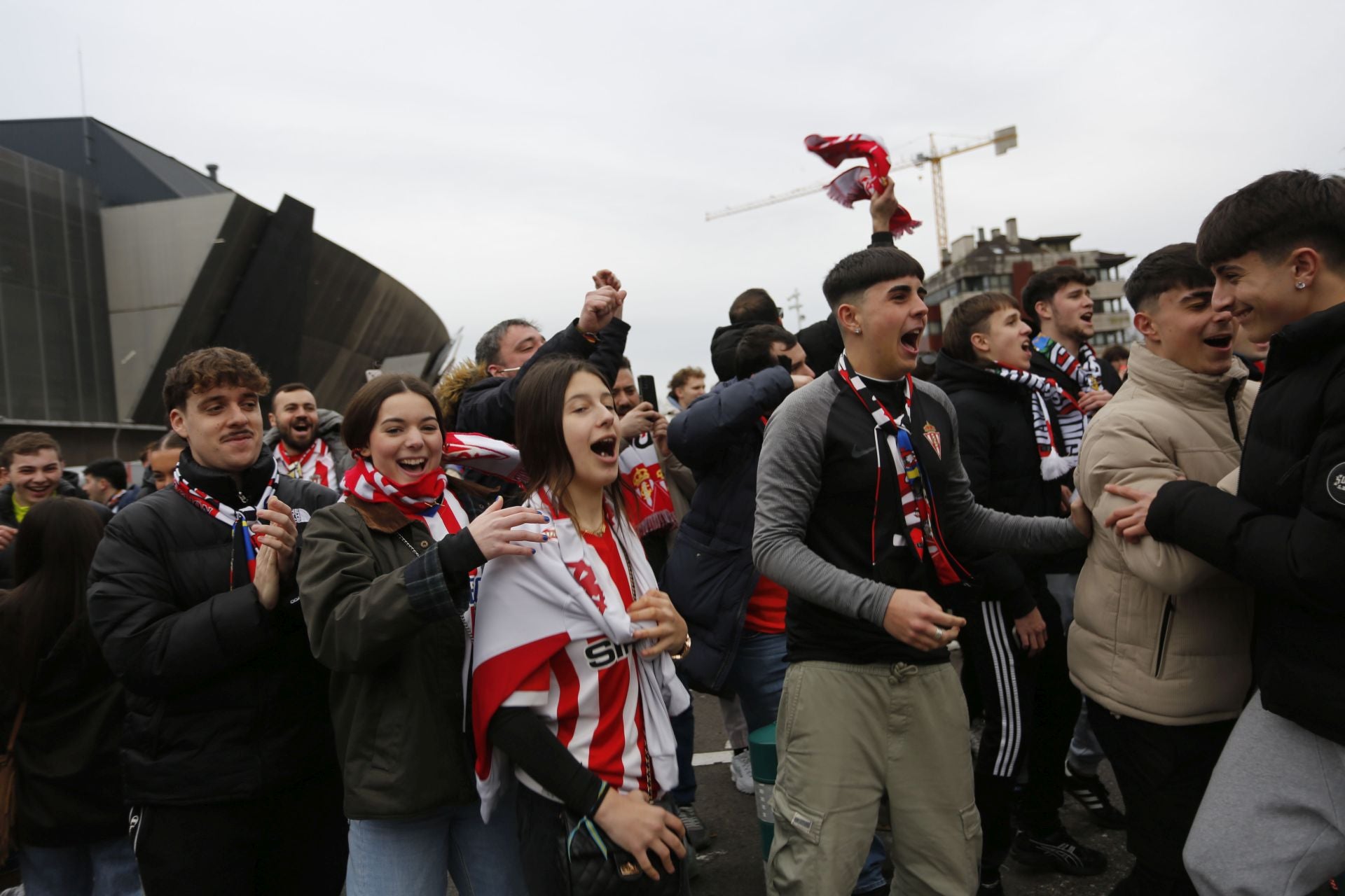 ¿Estuviste animando al Sporting frente al Eibar? ¡Búscate!