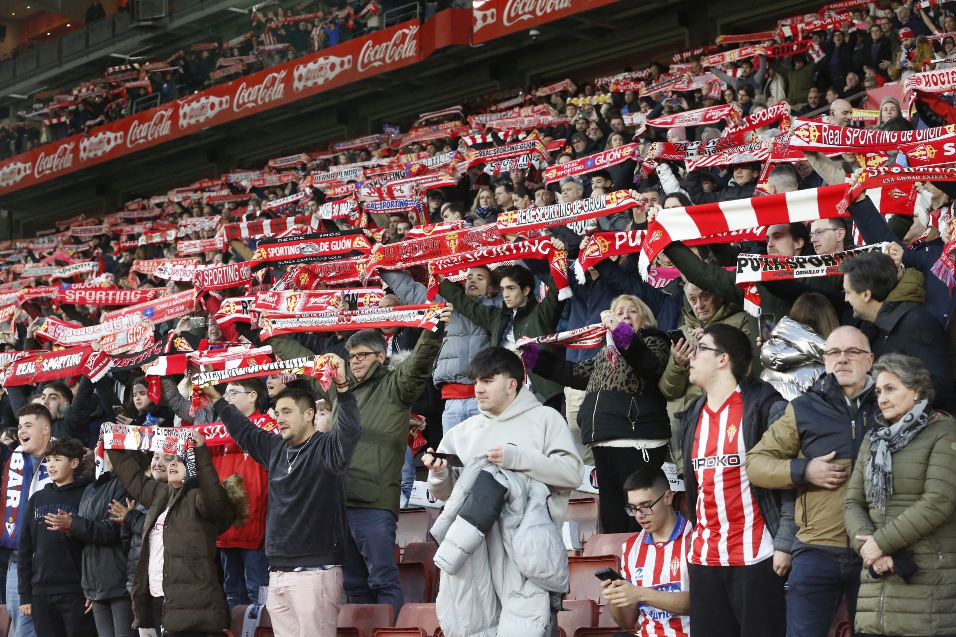 ¿Estuviste animando al Sporting frente al Eibar? ¡Búscate!