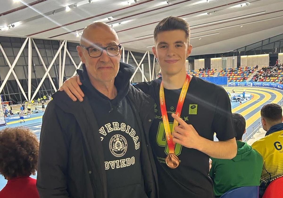 Fernando Osoro y Rubén Naya, con su medalla de bronce.