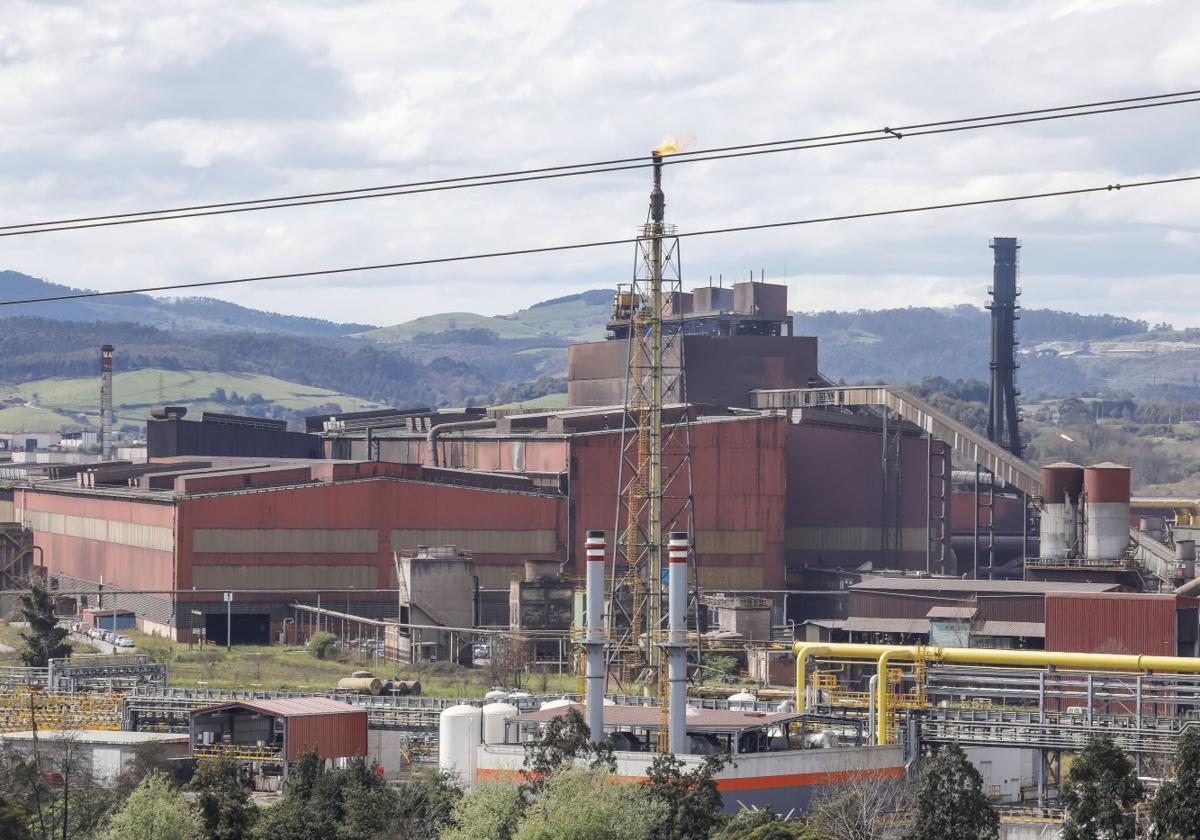 Instalaciones de la acería de la planta de Arcelor en Gijón.