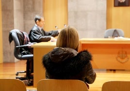 La doctora acusada, en la tercera y última sesión del juicio en Oviedo.