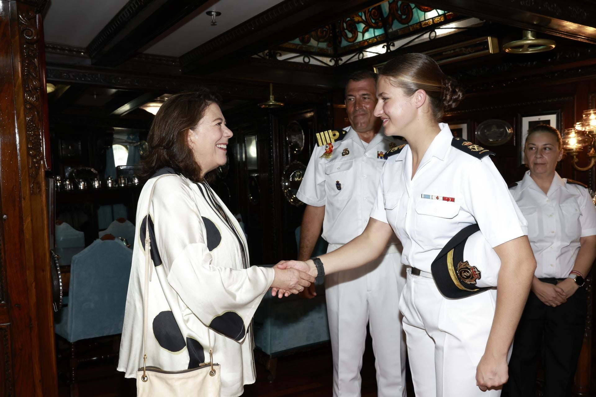 La Princesa Leonor llega a Brasil: las imágenes en la primera escala de América del buque Juan Sebastián Elcano