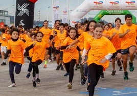 Imagen de la carrera del año pasado en la playa de Poniente de Gijón