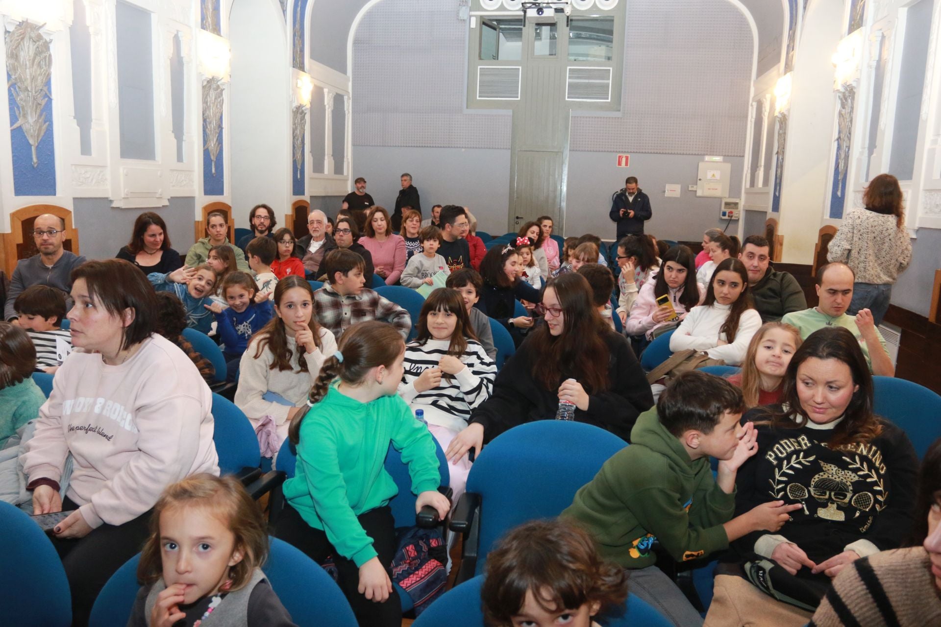 Diversión y risas: Feten levanta el telón en Gijón