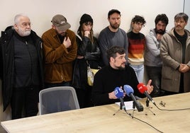 Representantes de la plataforma ciudadana que este lunes mostraron su respaldo a DeSoto.