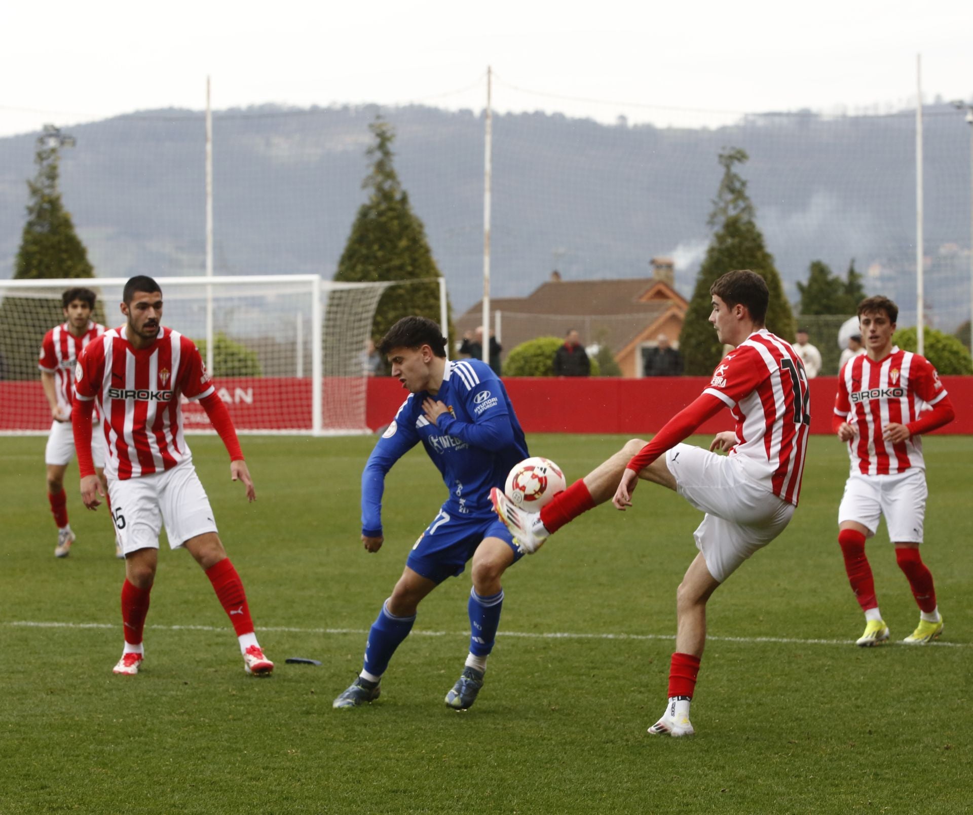 Sporting Atlético 3 - 3 Oviedo Vetusta, en imágenes