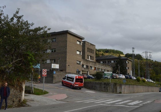 Ambos fueron trasladados al Hospital Carmen y Severo Ochoa de Cangas del Narcea, pero el hombre terminó falleciendo.