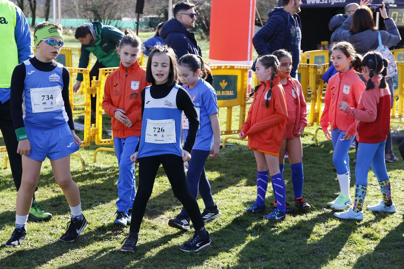 Más de 1.300 niños de toda Asturias corren en Laviana