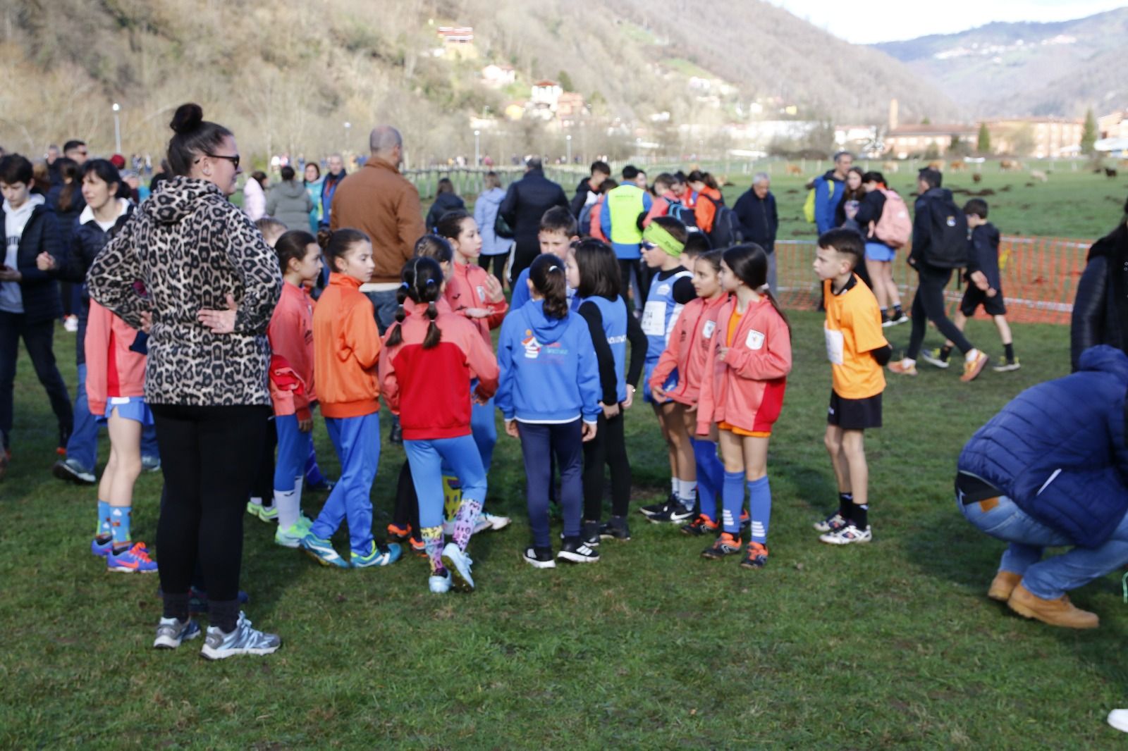 Más de 1.300 niños de toda Asturias corren en Laviana