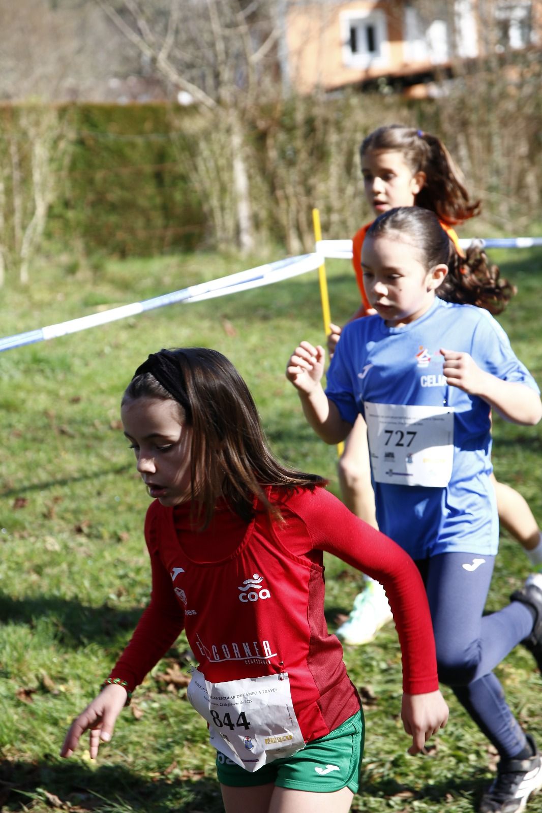 Más de 1.300 niños de toda Asturias corren en Laviana