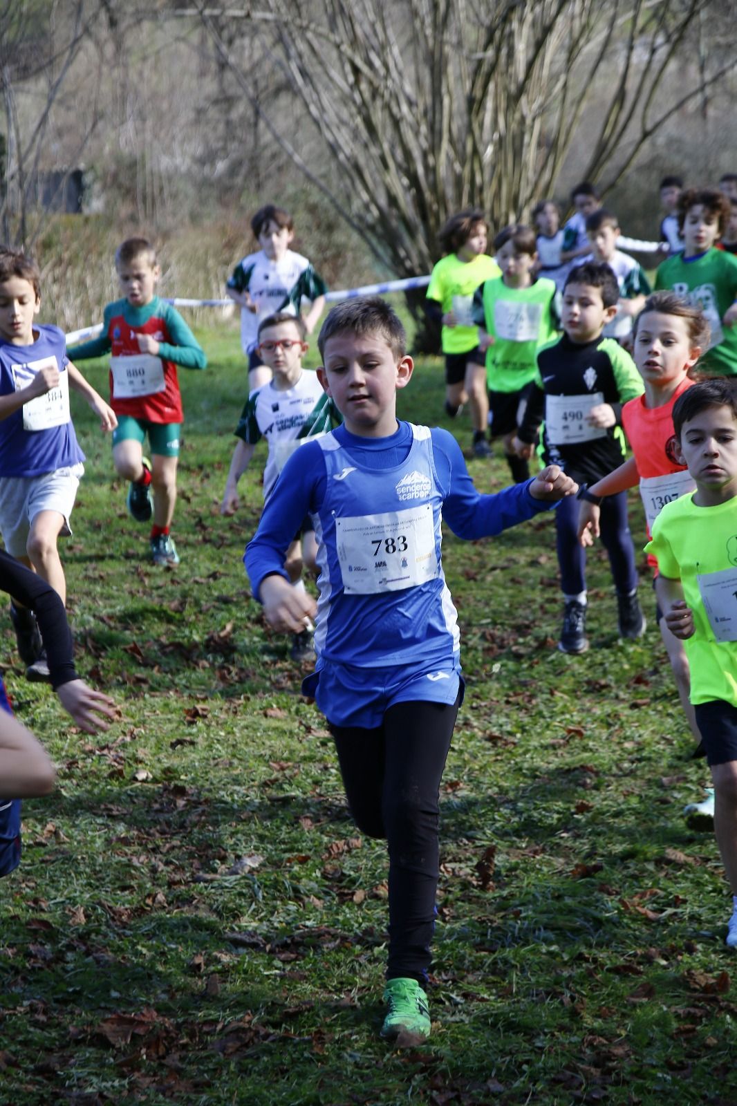 Más de 1.300 niños de toda Asturias corren en Laviana