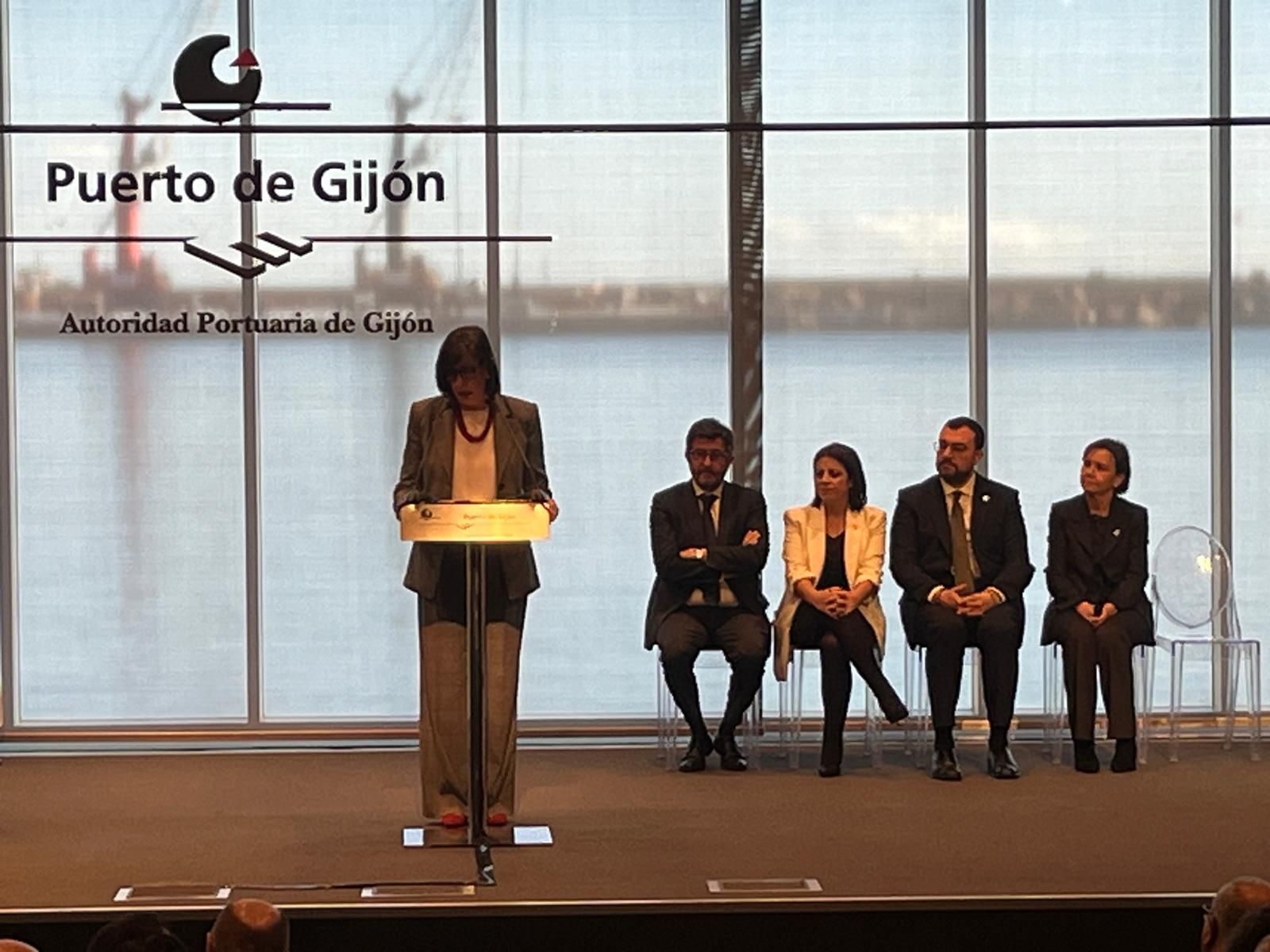 Toma de posesión de Nieves Roqueñí como presidenta del Puerto de Gijón