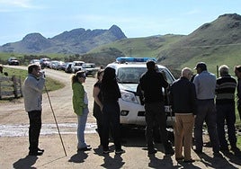 Ganaderos de León impidiendo la llegada de reses de Mieres, en 2022.