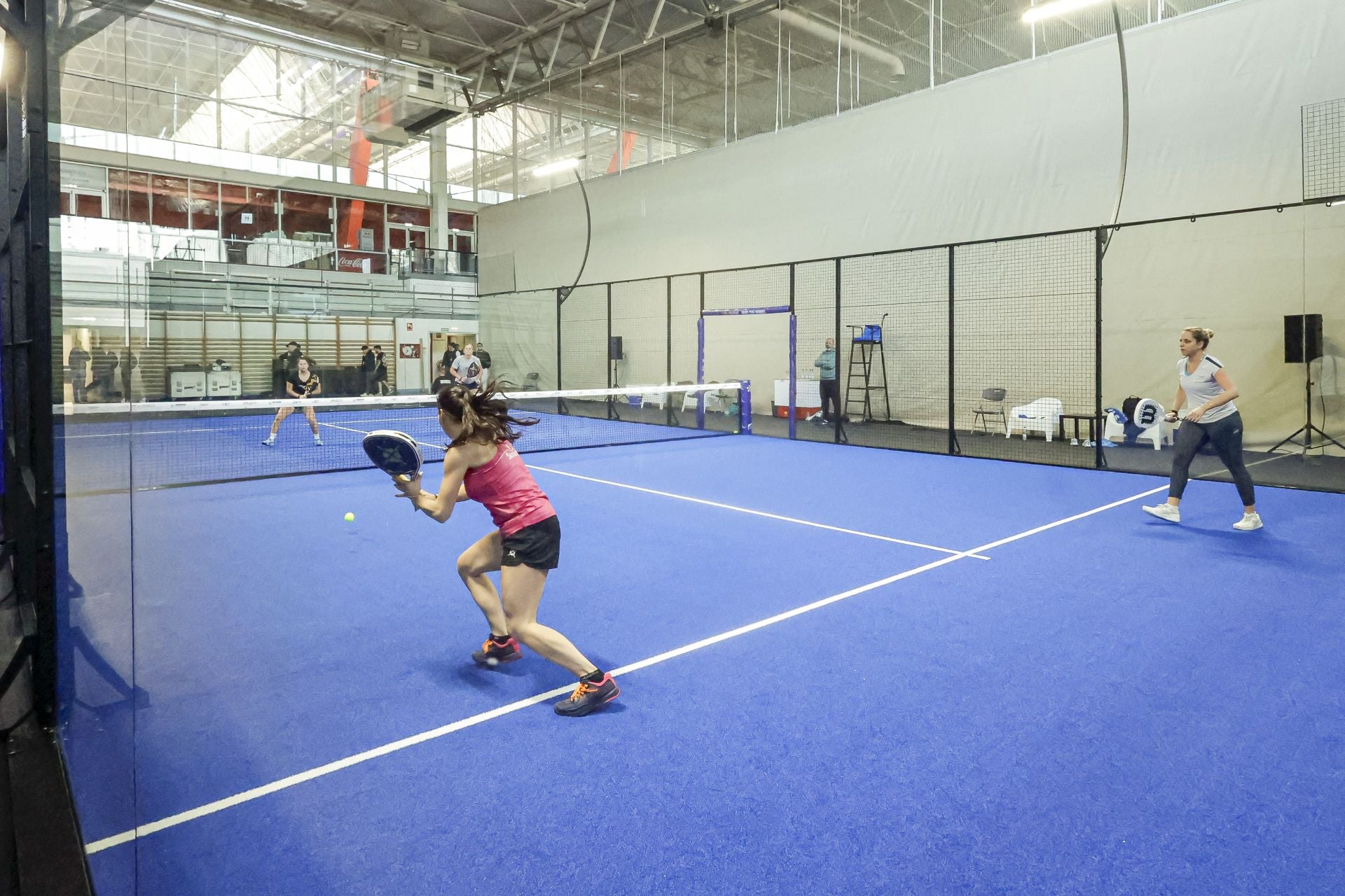 Fotos: Preparativos y primeros entrenamientos en el Palacio de Deportes para el Premier Padel Gijón