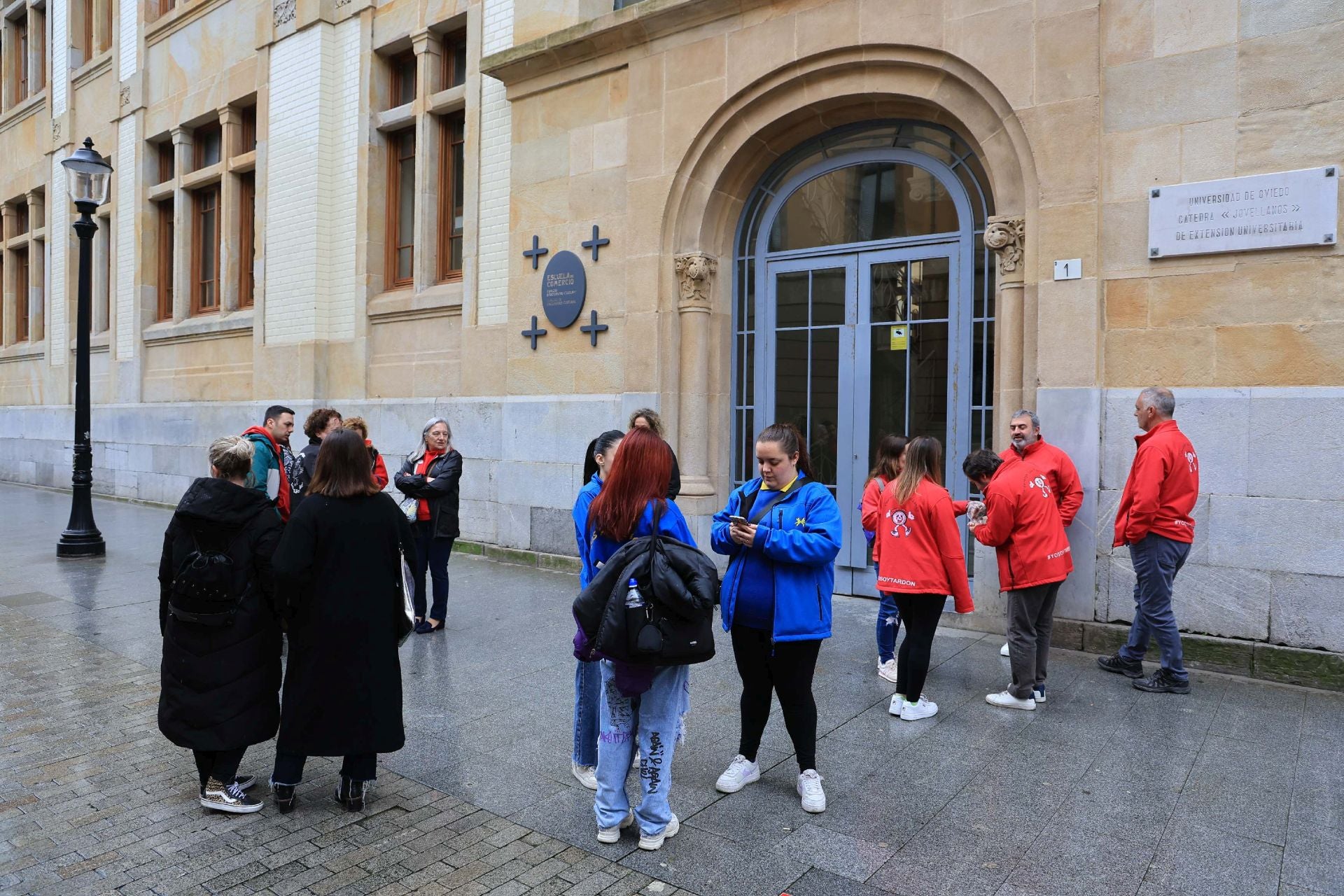 Así es MarIA Bluetooth, la sardina del Antroxu de Gijón