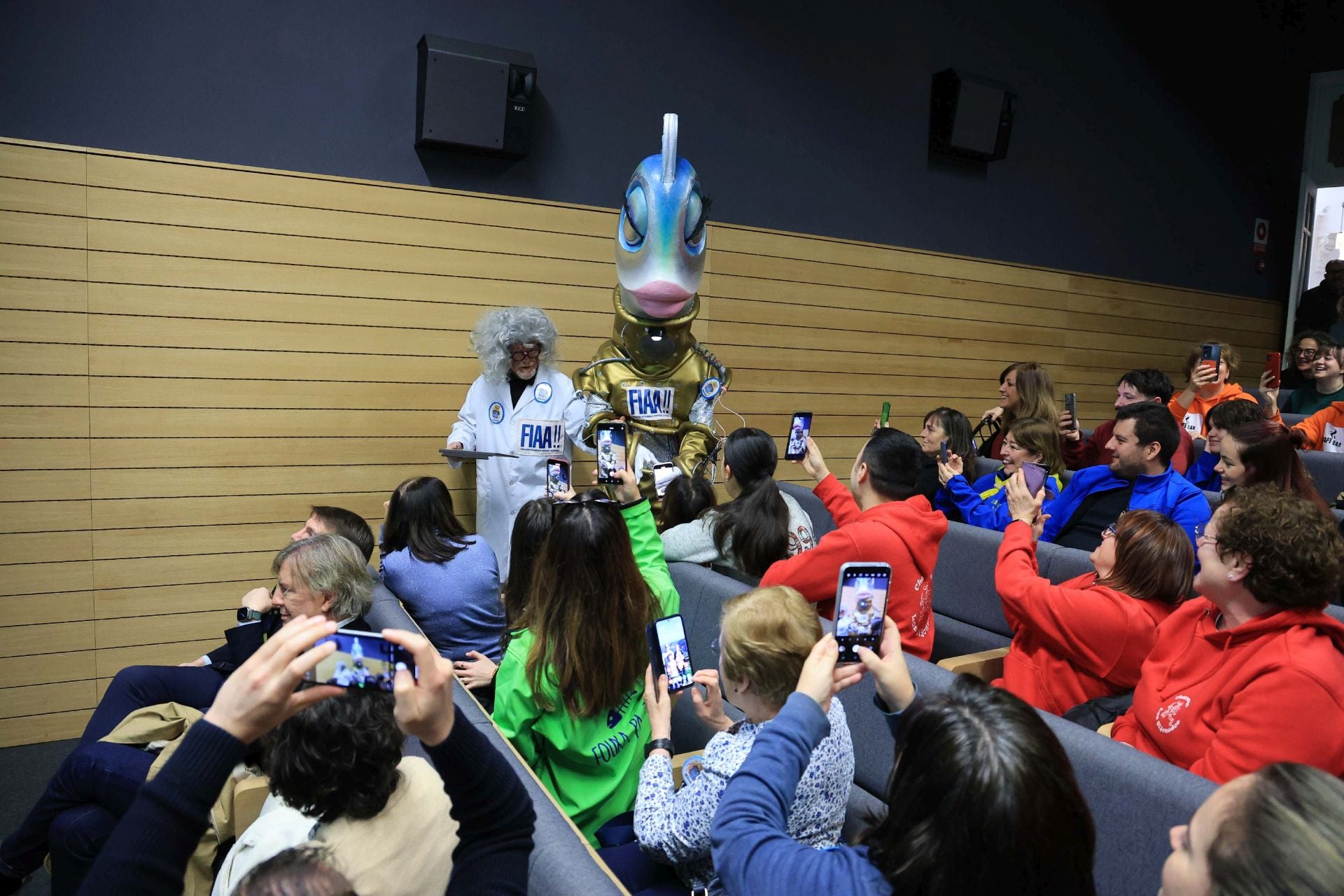 Así es MarIA Bluetooth, la sardina del Antroxu de Gijón