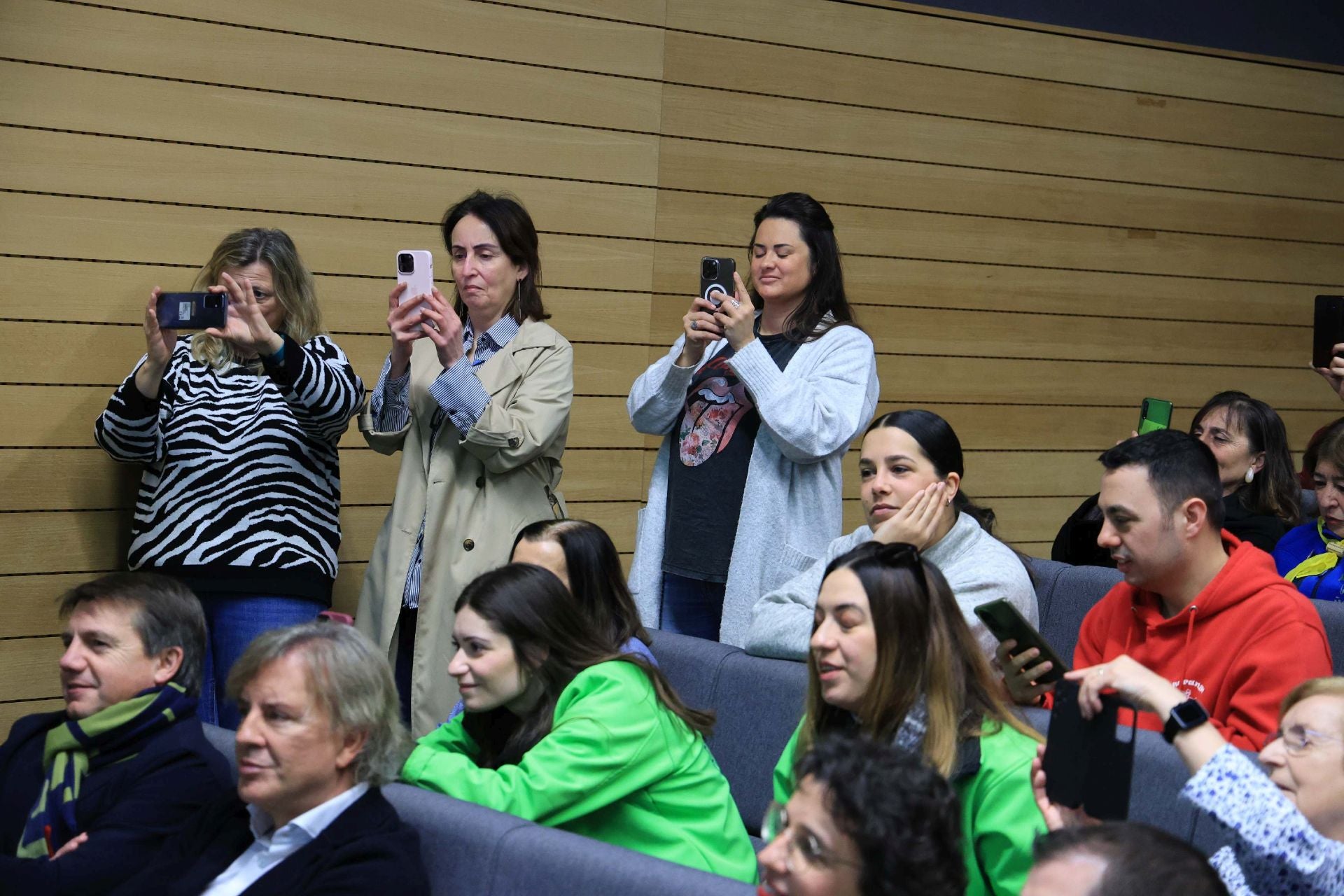 Así es MarIA Bluetooth, la sardina del Antroxu de Gijón
