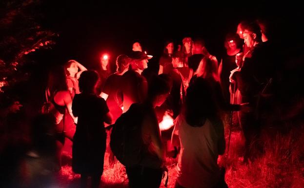 «Ateneas está pensado para aprender sobre las rapaces nocturnas e identificarlas pero también para sentir: la atmósfera nocturna, el tipo de luz, el silencio, el misterio...»