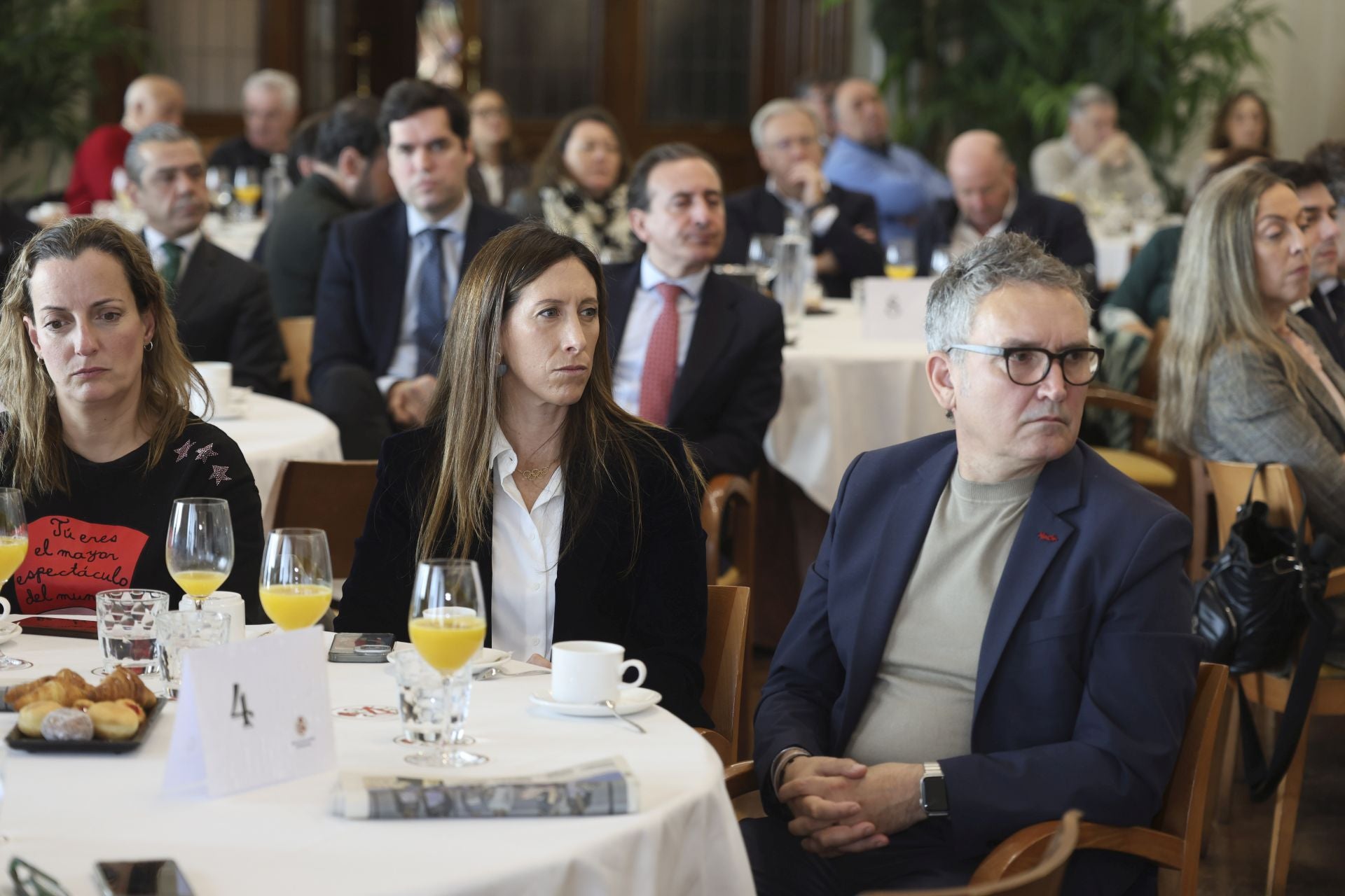 Así fue el encuentro de Adrián Barbón con EL COMERCIO