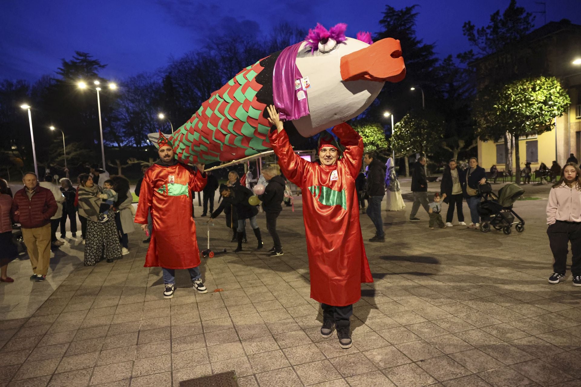 Llaranes arranca el Antroxu en Avilés